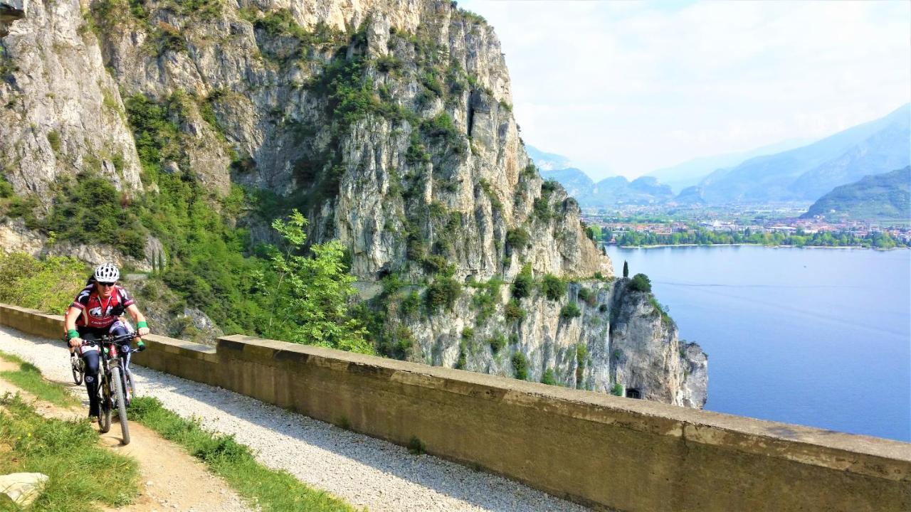 Loft Martini Apartman Riva del Garda Kültér fotó